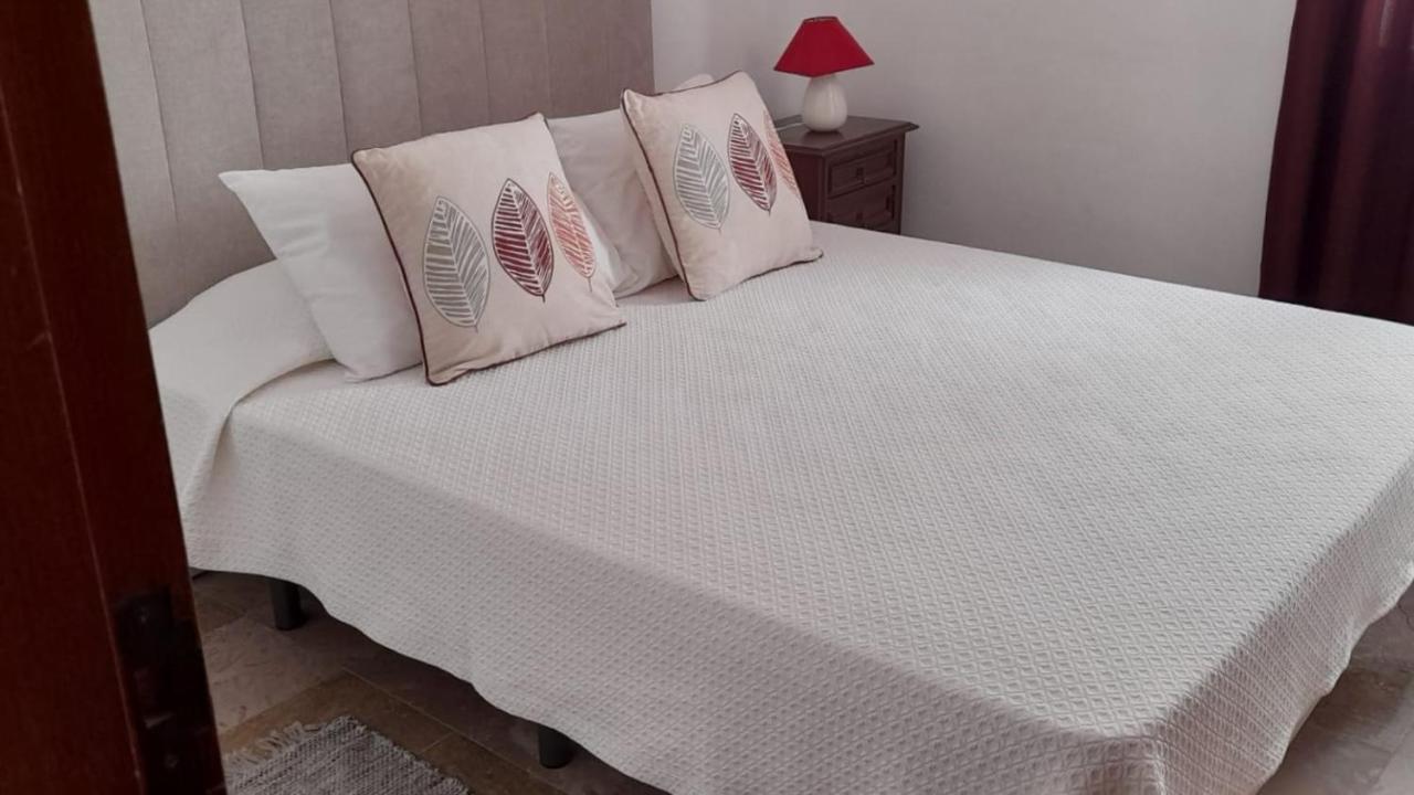 Apartamentos Salema Praia Club Extérieur photo