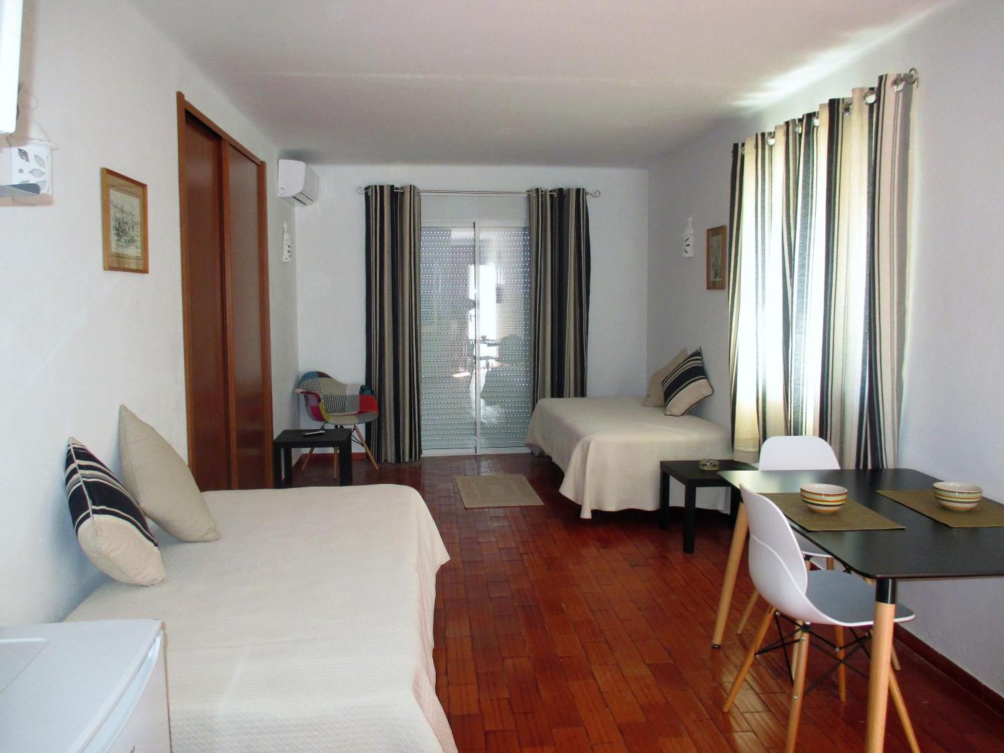 Apartamentos Salema Praia Club Extérieur photo