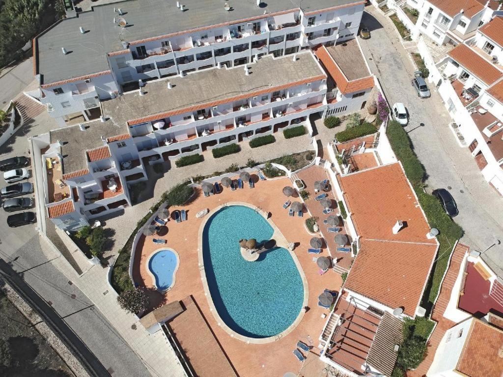 Apartamentos Salema Praia Club Extérieur photo