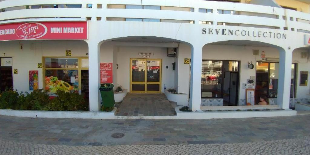 Apartamentos Salema Praia Club Extérieur photo