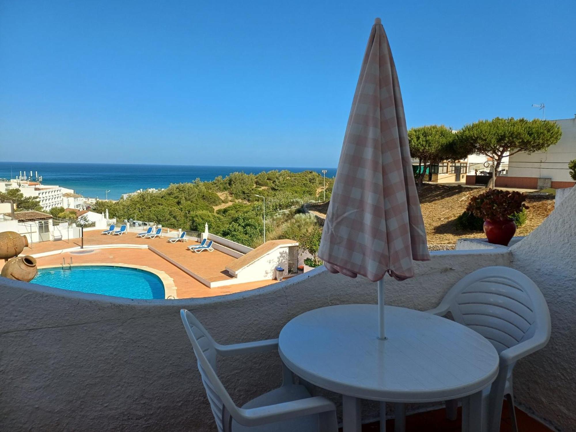 Apartamentos Salema Praia Club Extérieur photo