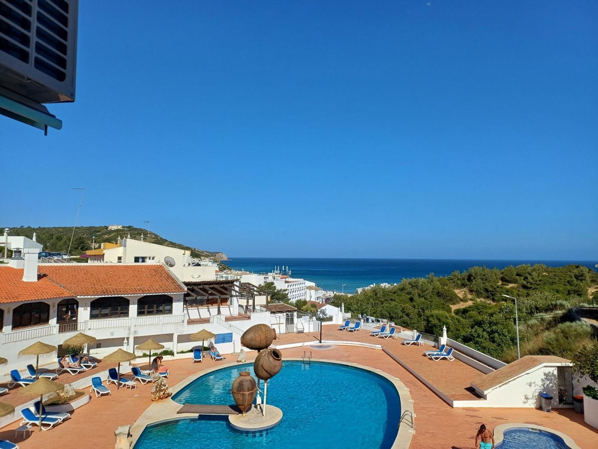 Apartamentos Salema Praia Club Extérieur photo