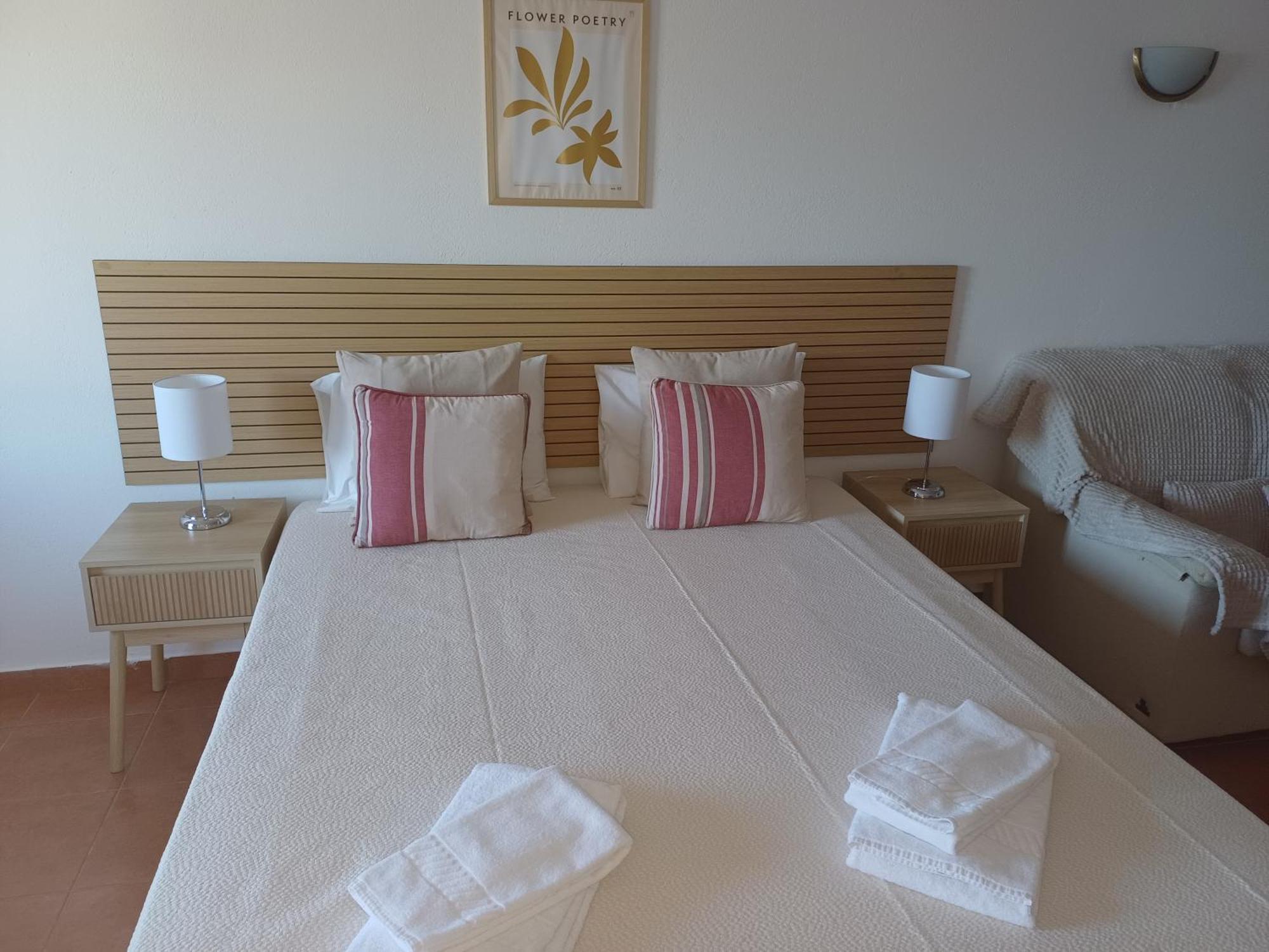 Apartamentos Salema Praia Club Extérieur photo