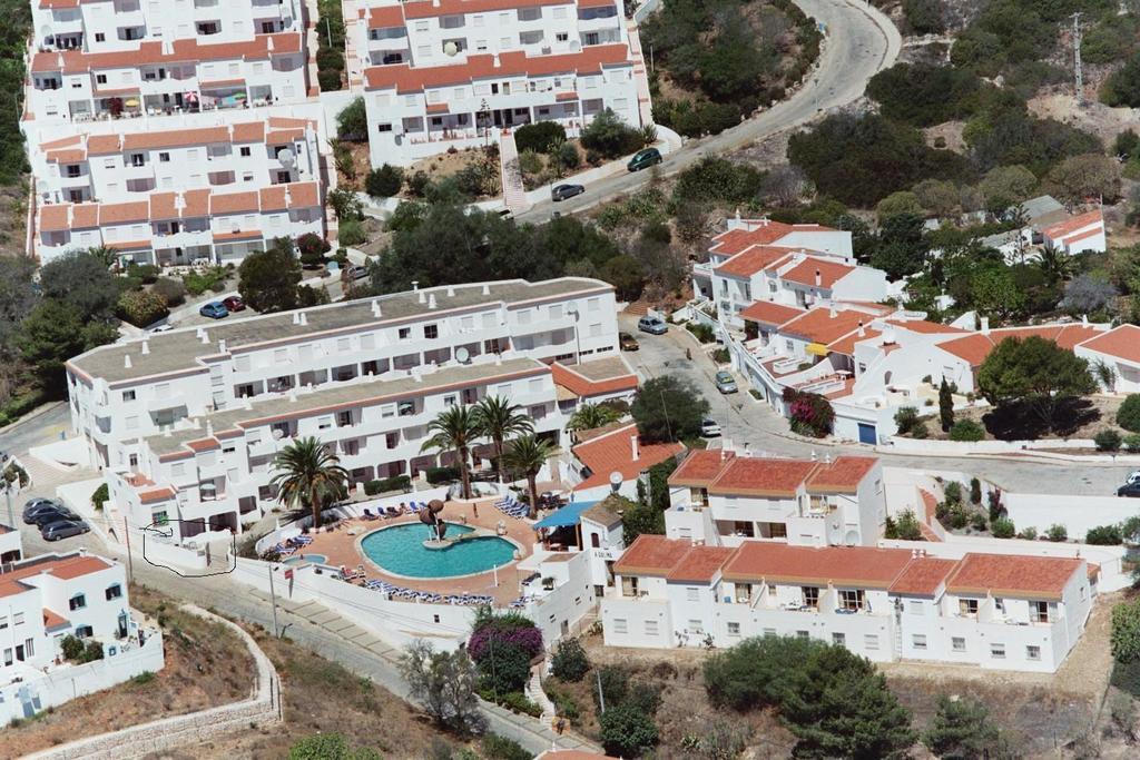 Apartamentos Salema Praia Club Extérieur photo